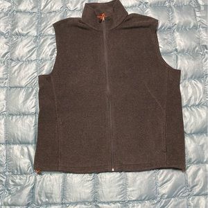 EUC Mens Grey Woolrich Vest Sz XL. Retail $49